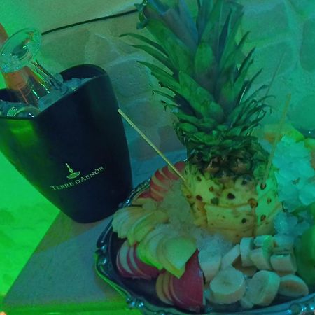 Suite 800 오스투니 외부 사진