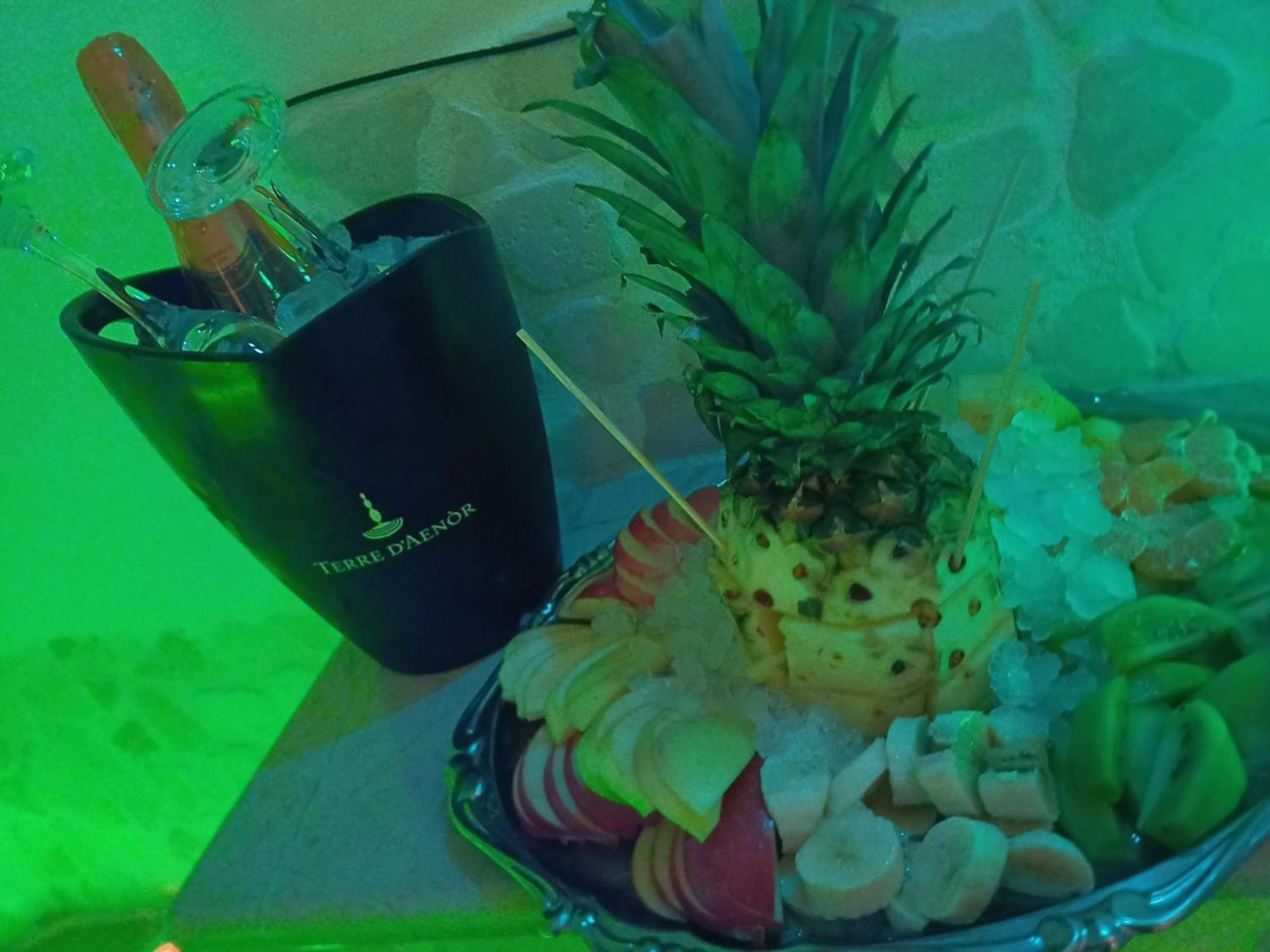 Suite 800 오스투니 외부 사진